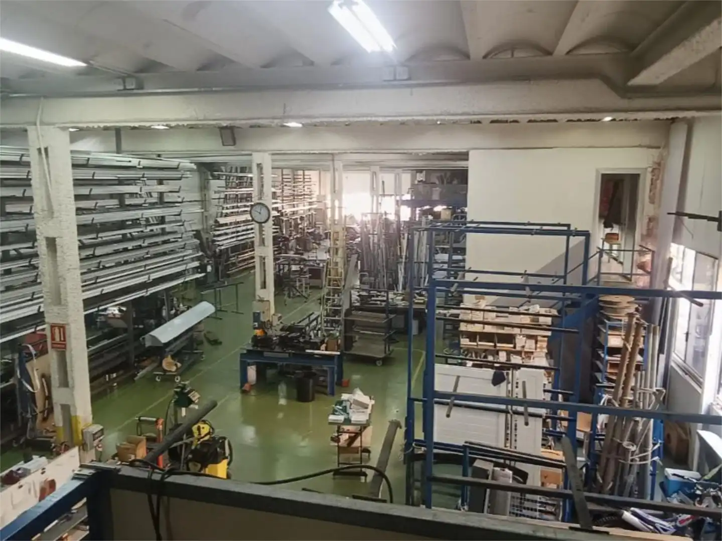 Fabrikhallen zur Miete in Carrer de Josep Argemí, El Gall Fabrikhallen zur Miete in Esplugues de Llobregat