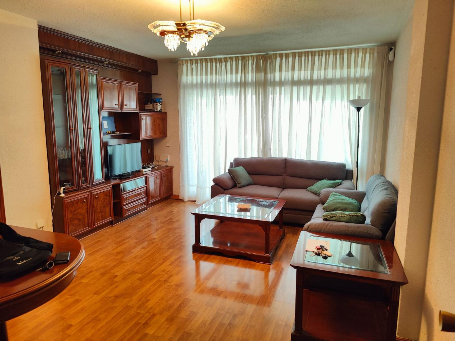 Living room of Flat for sale in Fuenlabrada  with Terrace and Swimming Pool