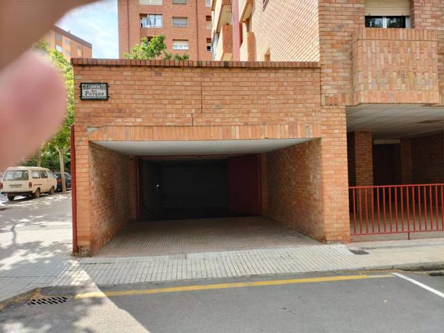 Garaje en Venta en Ronda del Parque, 4 en Ensanche - Fuenfresca