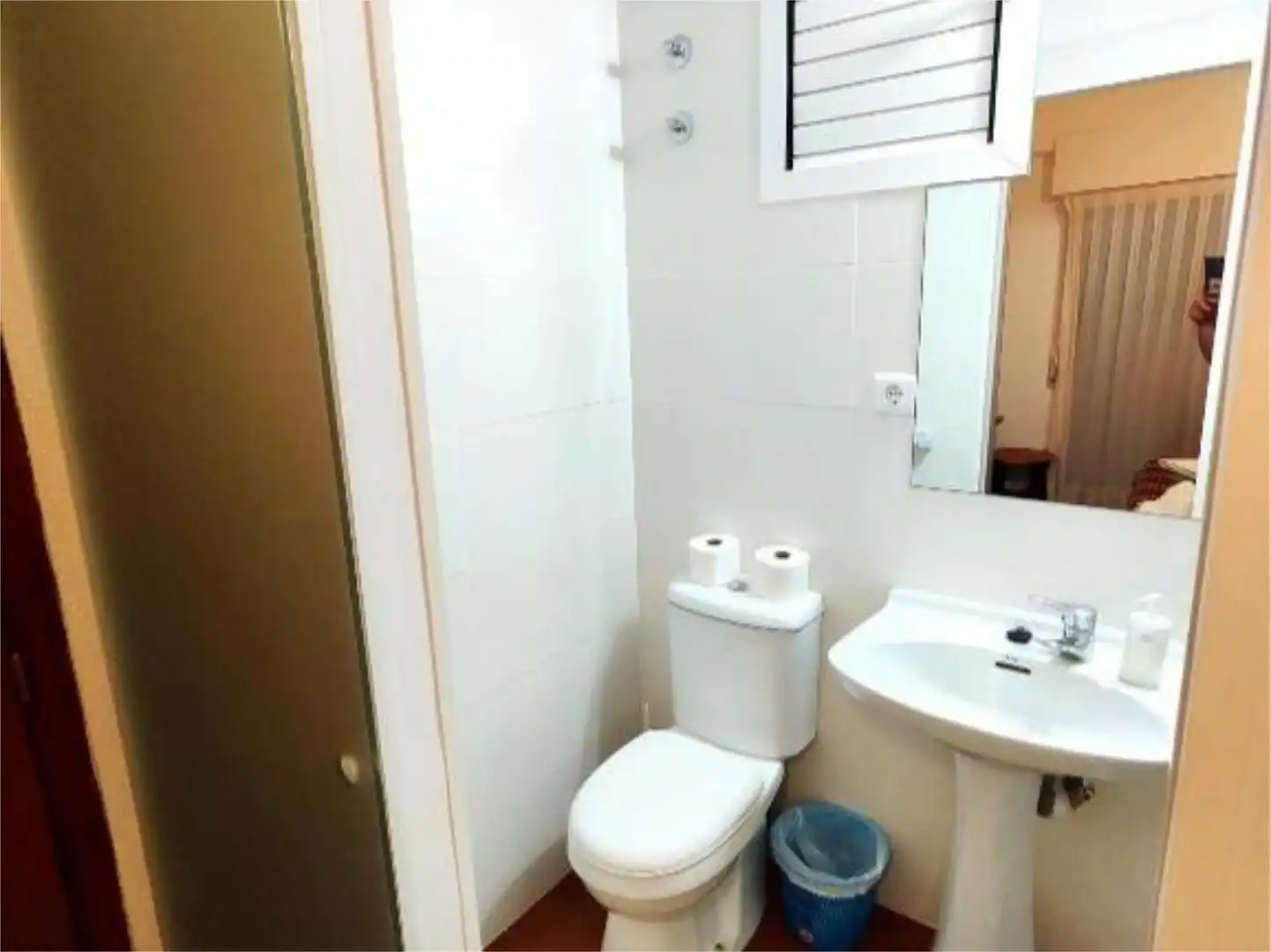 Room in Carrer Estatut, 14, Pueblo