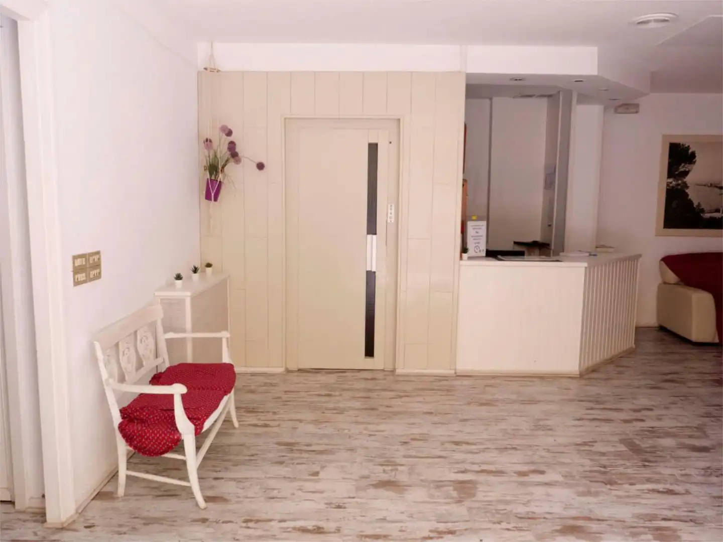 Room in Carrer Estatut, 14, Pueblo