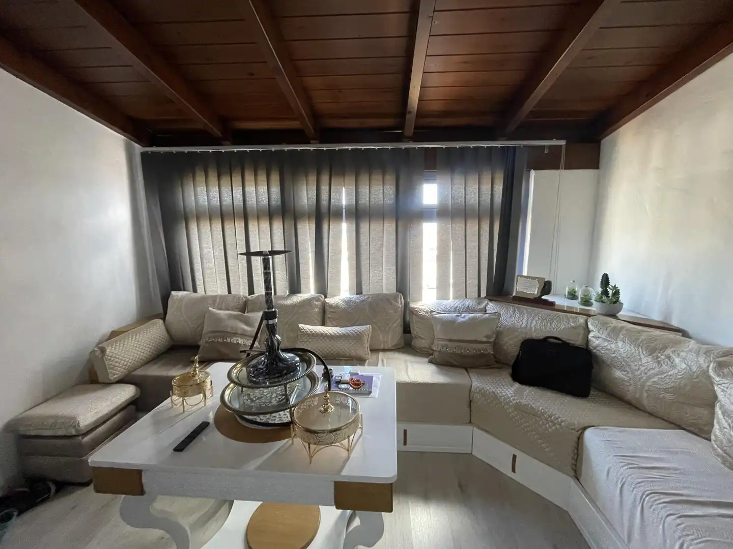 Wohnzimmer von Wohnung zum Verkauf in Antigua mit Privatgarten, Parkett und Terrasse