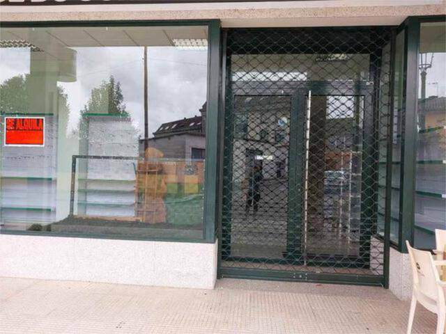 Local comercial en Alquiler en As Neves