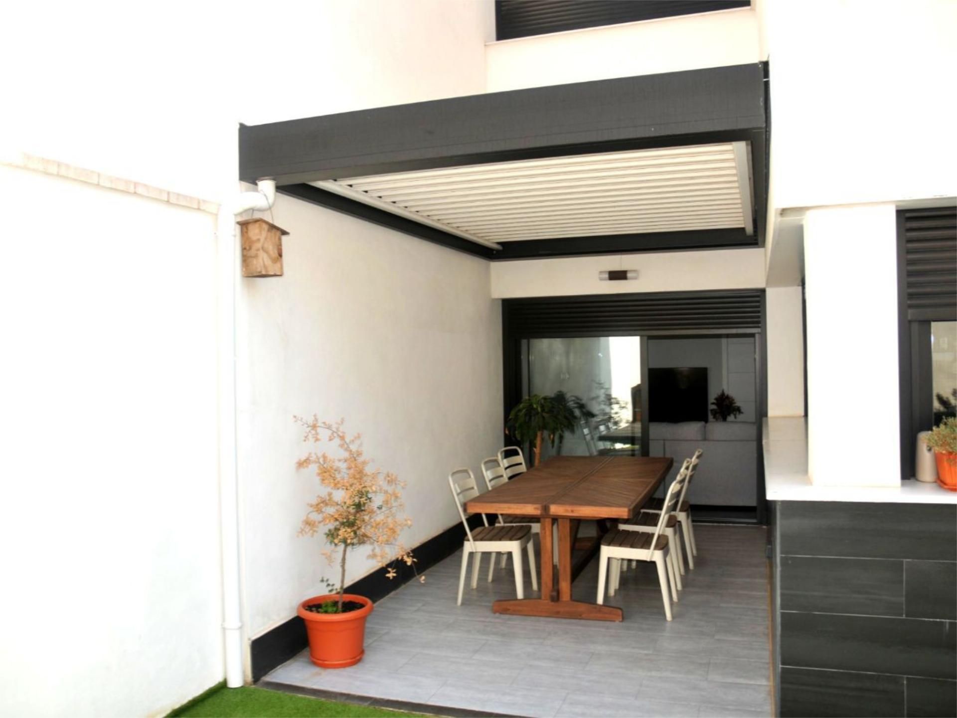 Terraza de Casa adosada en venta en Bormujos con Aire acondicionado, Jardín privado y Terraza