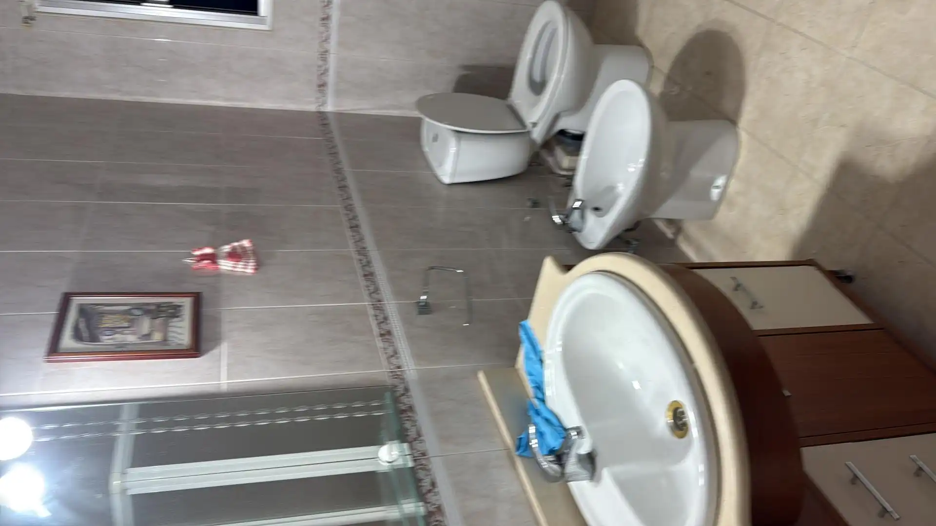 Room in Calle Mar del Plata, 1, El Tardón - El Carmen Bathroom of Flat for share in Sevilla with Air Conditioner, Private garden and Terrace