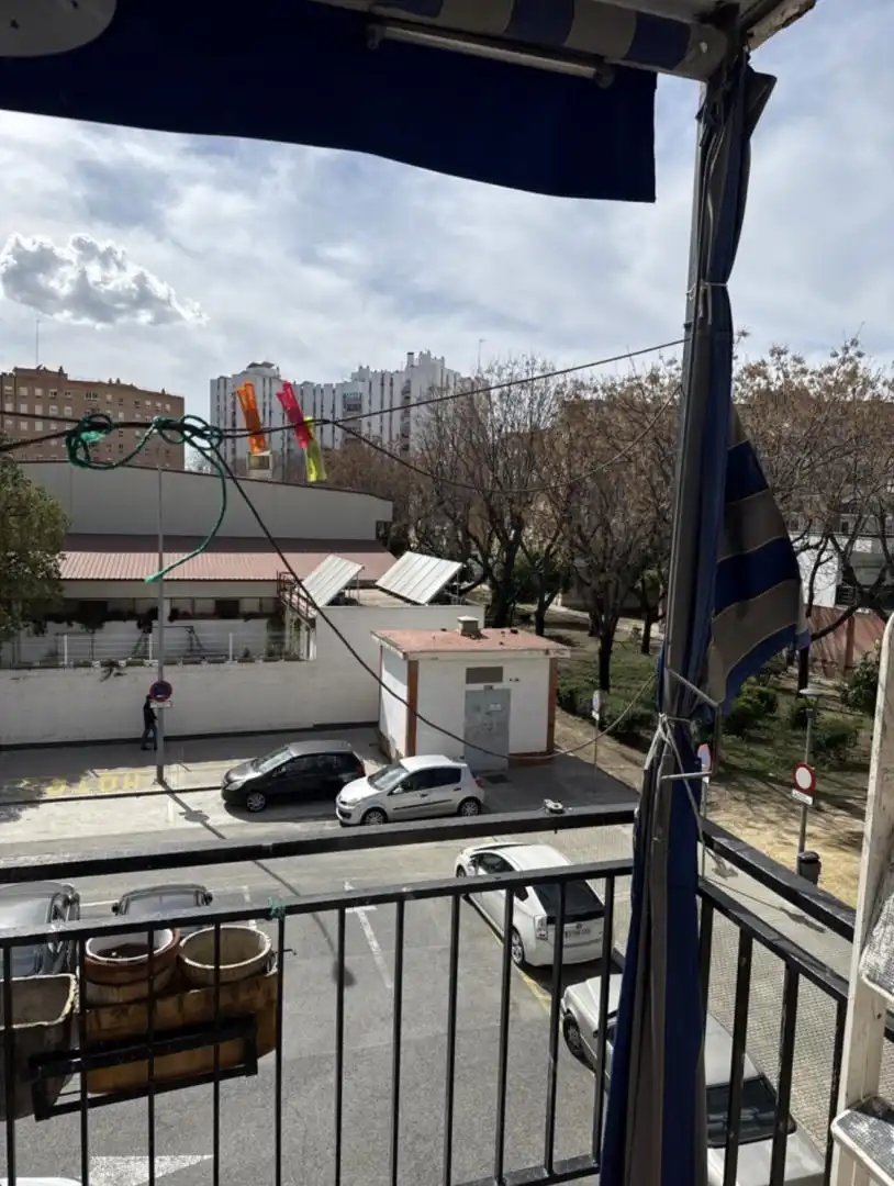 Room in Calle Mar del Plata, 1, El Tardón - El Carmen Parking of Flat for share in Sevilla with Air Conditioner, Private garden and Terrace