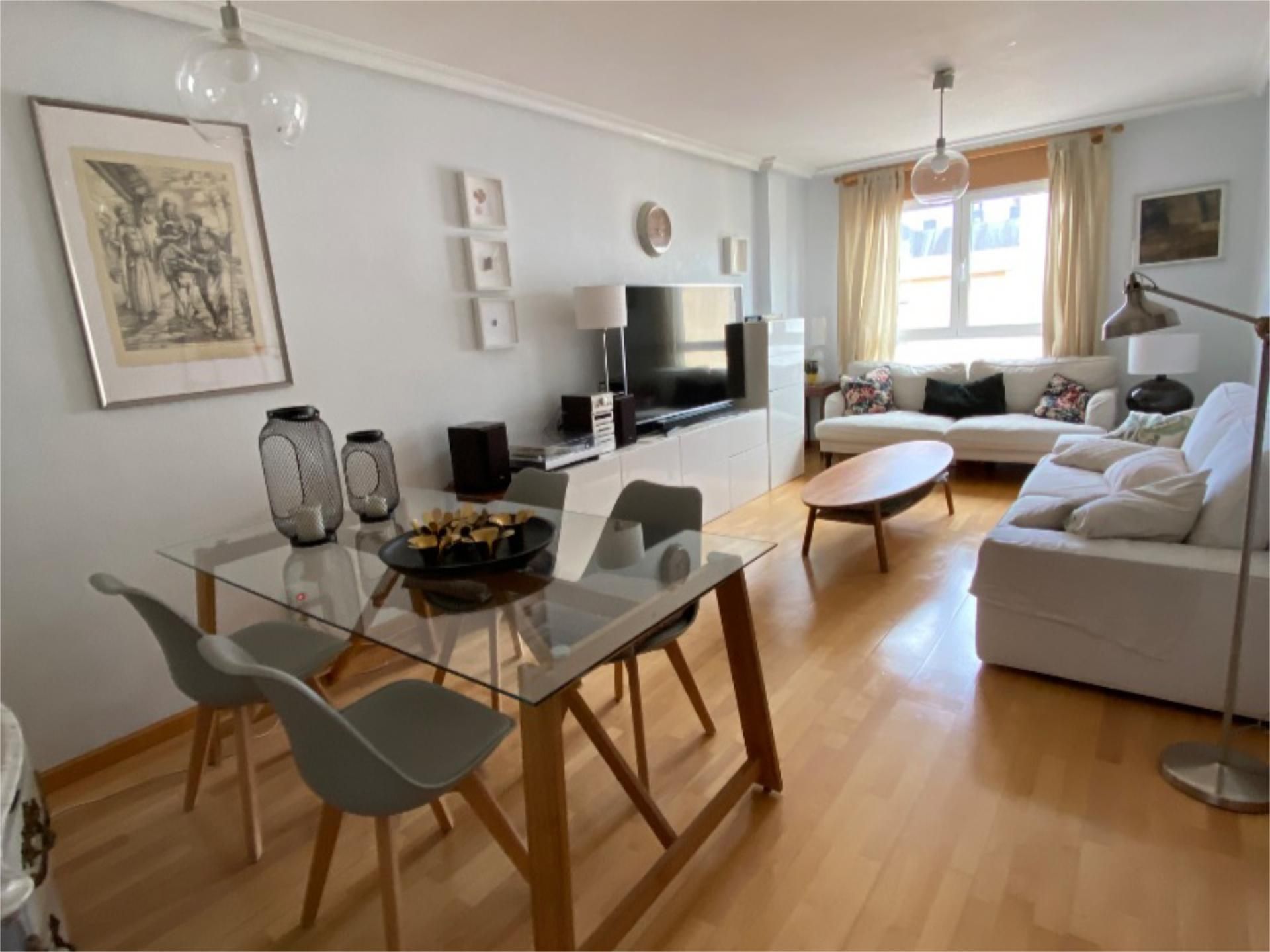 Living room of Flat for sale in Oviedo   with Heating, Private garden and Parquet flooring