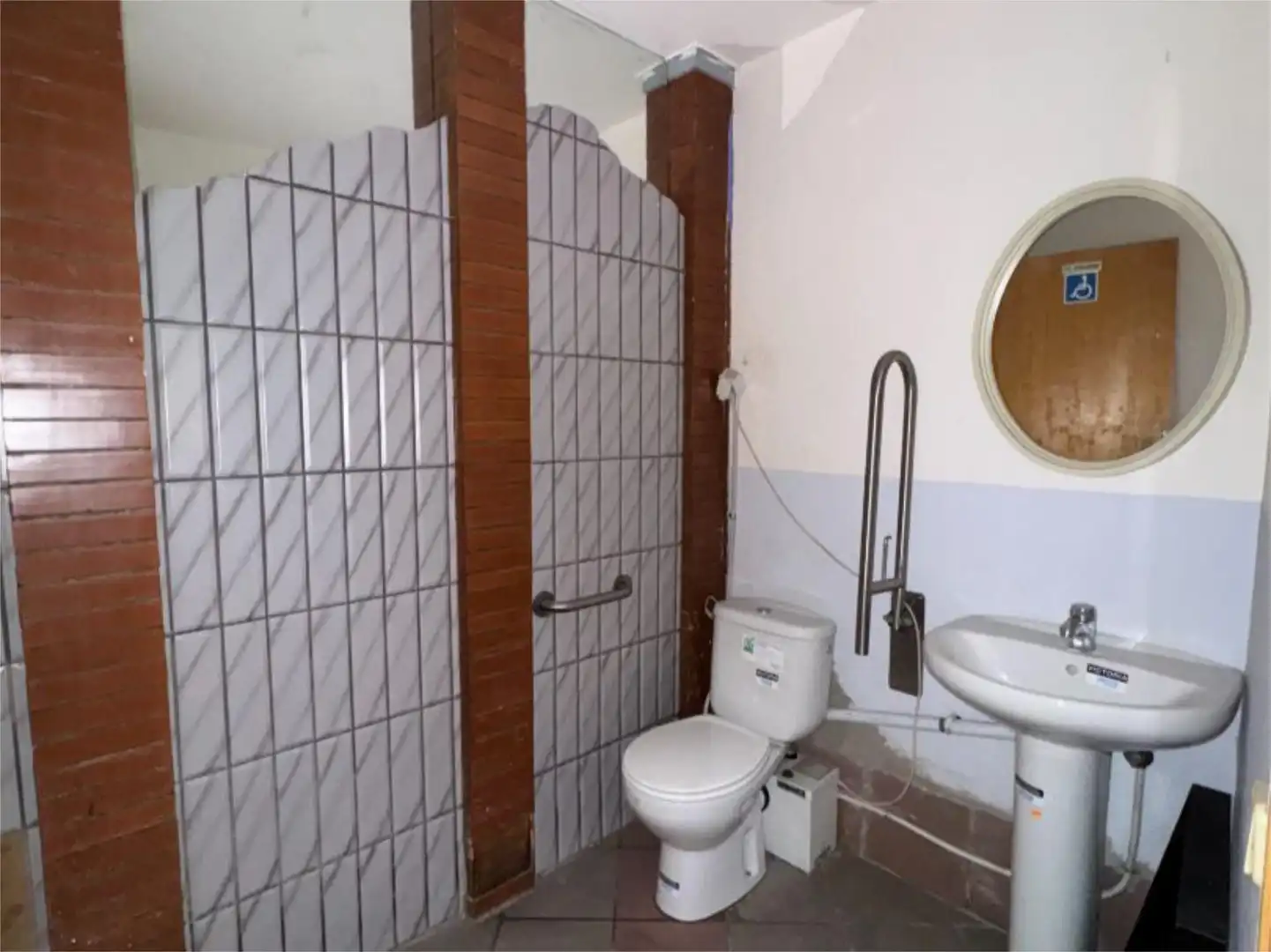 Commercial properties for sale in Avinguda de Guillem Graell, 2, La Seu d'Urgell Bathroom of Commercial properties for sale in La Seu d'Urgell