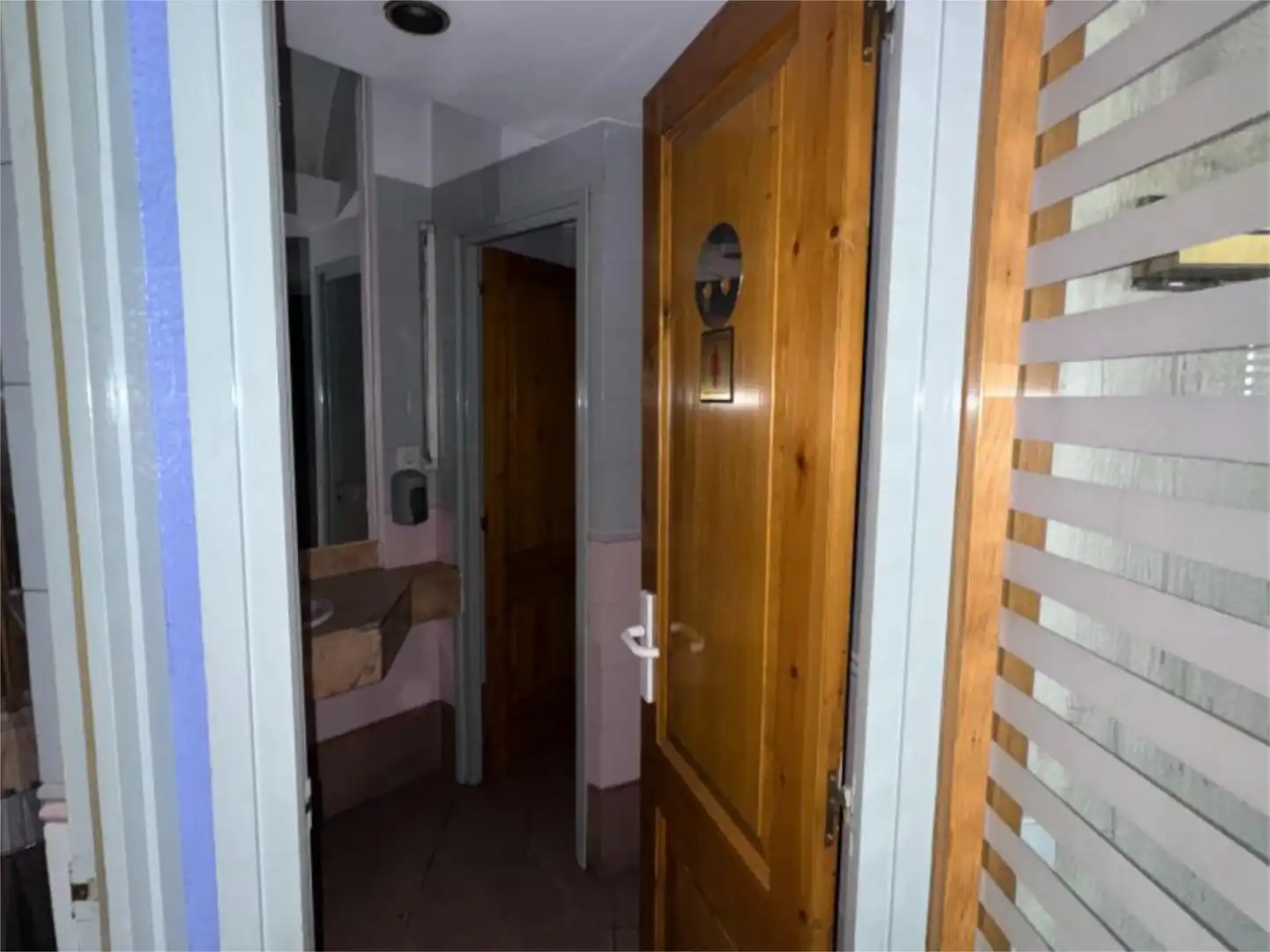Commercial properties for sale in Avinguda de Guillem Graell, 2, La Seu d'Urgell Bathroom of Commercial properties for sale in La Seu d'Urgell