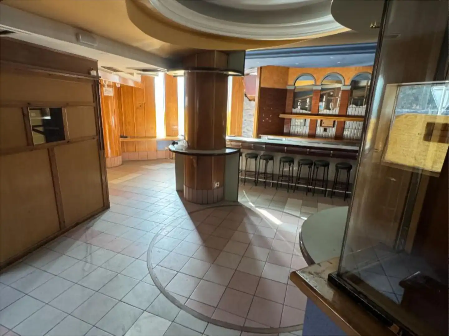 Commercial properties for sale in Avinguda de Guillem Graell, 2, La Seu d'Urgell Commercial properties for sale in La Seu d'Urgell