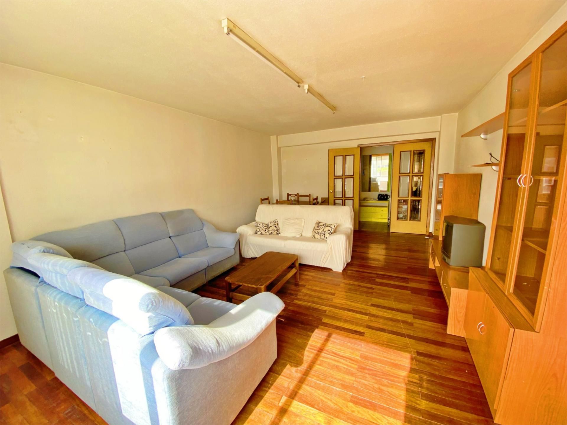 Living room of Flat to rent in Santiago de Compostela   with Heating, Parquet flooring and Terrace