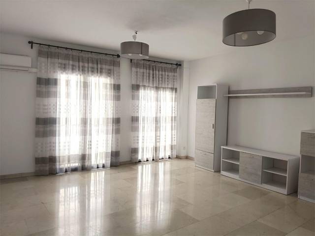 Piso en Alquiler en Calle Carbonell y Morand, 18 en Zona Centro