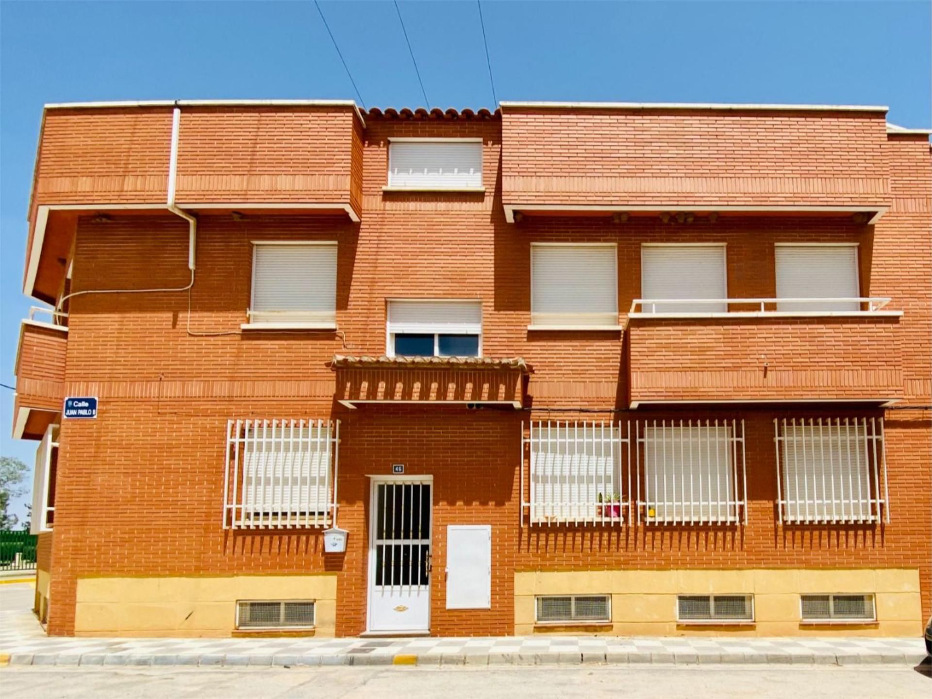 Vista exterior de Pis en venda en Pozo Cañada amb Calefacció, Terrassa i Balcó