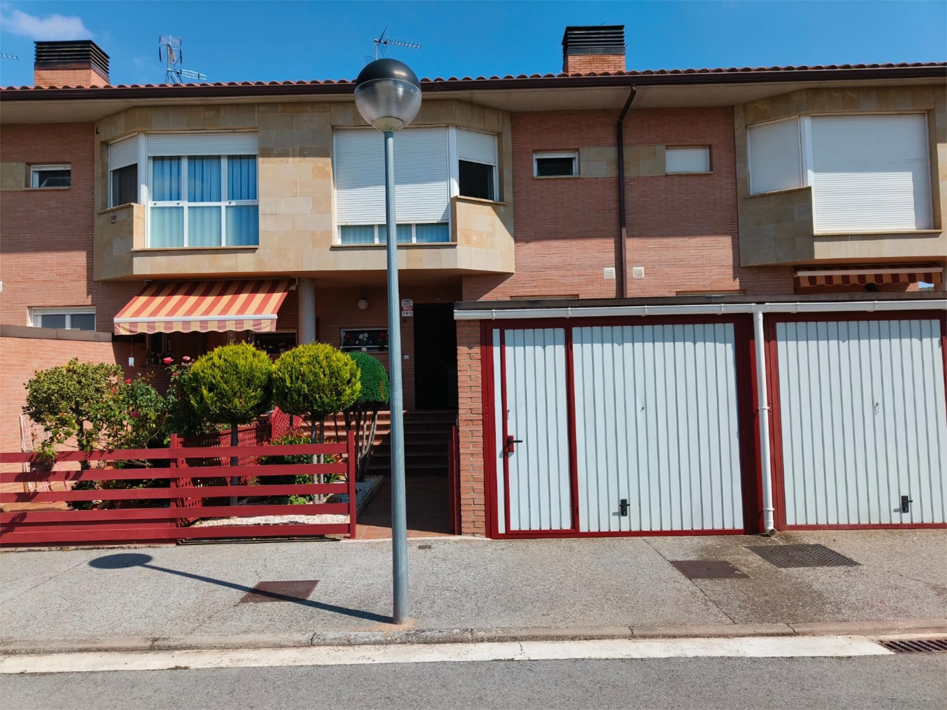 Vista exterior de Casa o xalet en venda en Alesanco amb Terrassa i Balcó