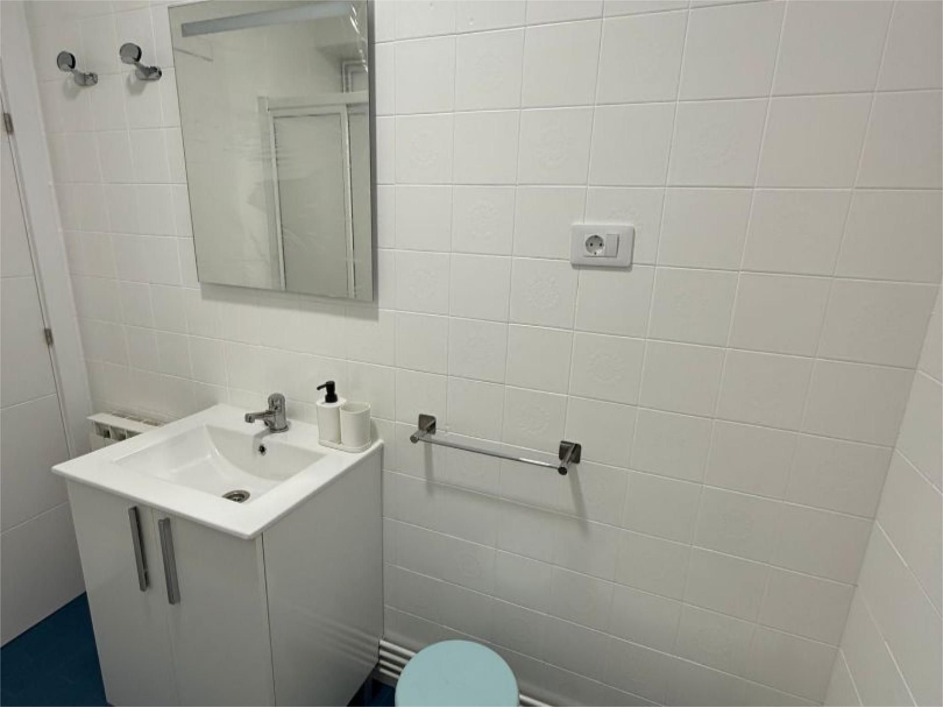 Baño de Piso de alquiler en Ferrol con Calefacción y Amueblado
