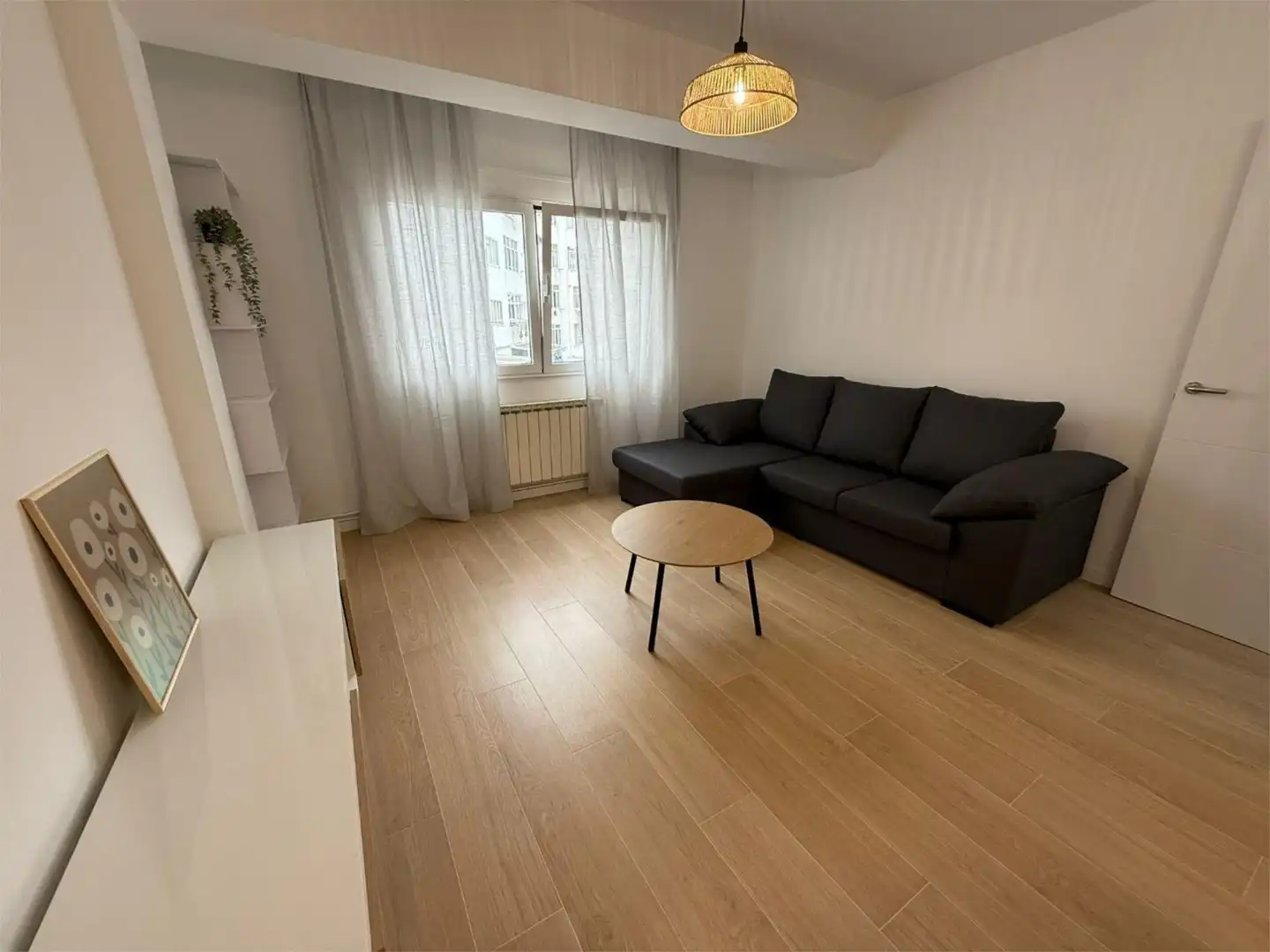 Sala d'estar de Pis de lloguer en Ferrol amb Calefacció i Moblat