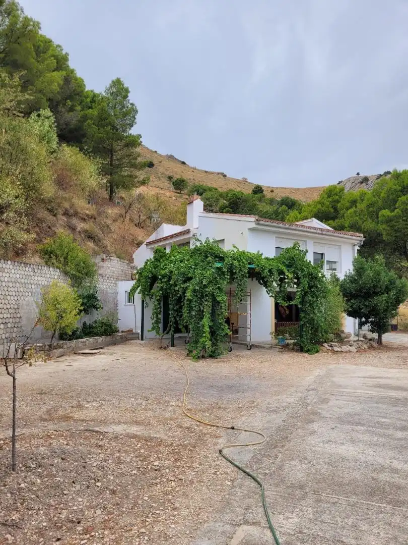 Houses for sale in Calle Ds Almodovar, 6, Ctra. Circunvalación - La Magdalena Exterior view of Houses for sale in Jaén with Private garden, Terrace and Storage room