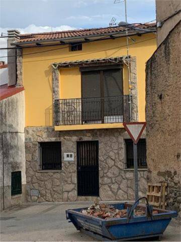 Casa-chalet en Venta en Santibáñez el Bajo