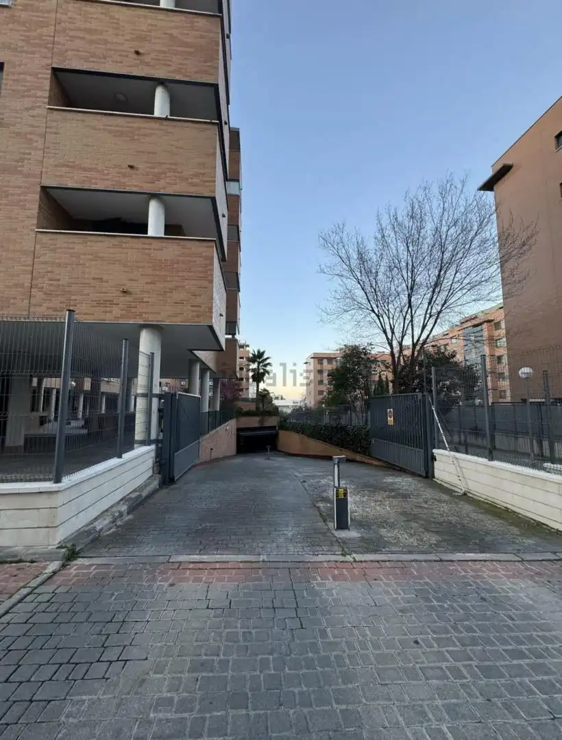 Garage for rent in Avenida de los Actores, 18, Primera Fase - Nuevo Tres Cantos Parking of Garage for rent in Tres Cantos