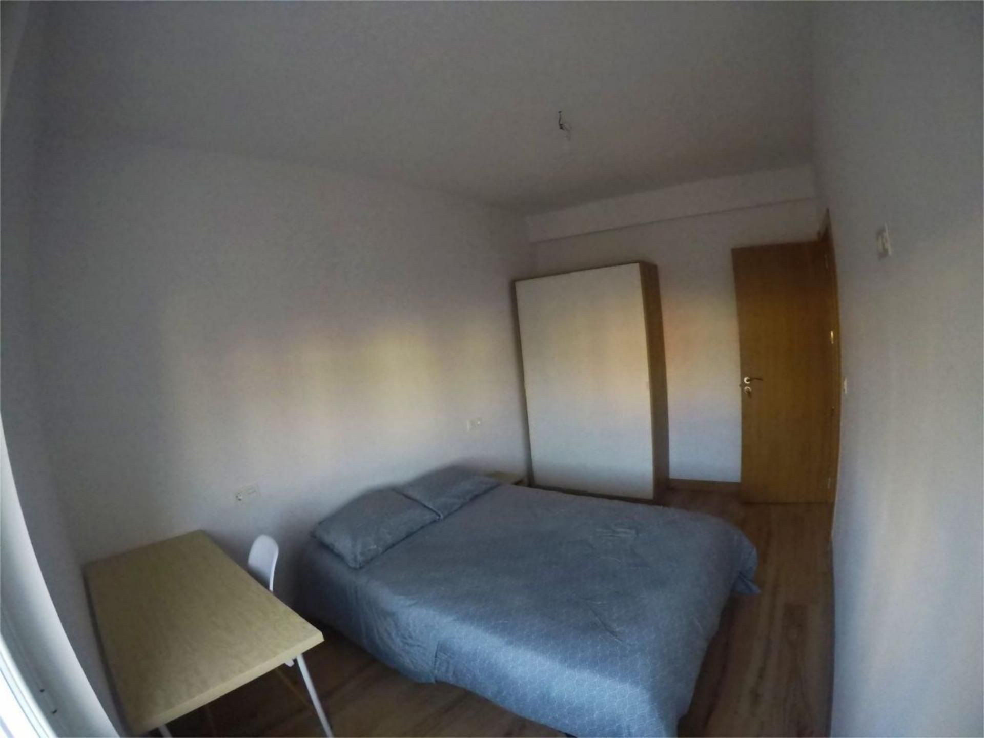 Habitación de Piso para compartir en Ponferrada con Calefacción y Amueblado