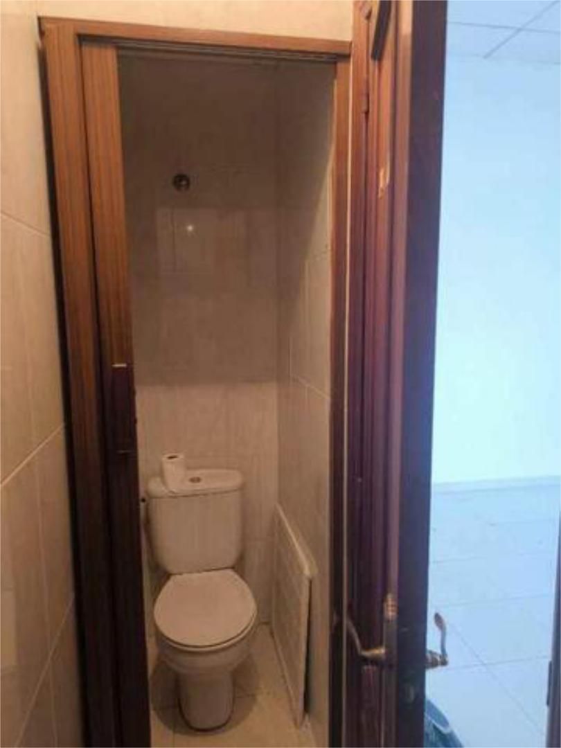 Bathroom of Premises to rent in Badajoz Capital