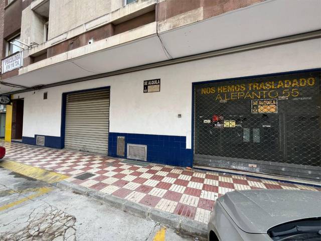 Local comercial en Alquiler en Avinguda de la Valldigna, 7 en Tavernes de la Valldigna