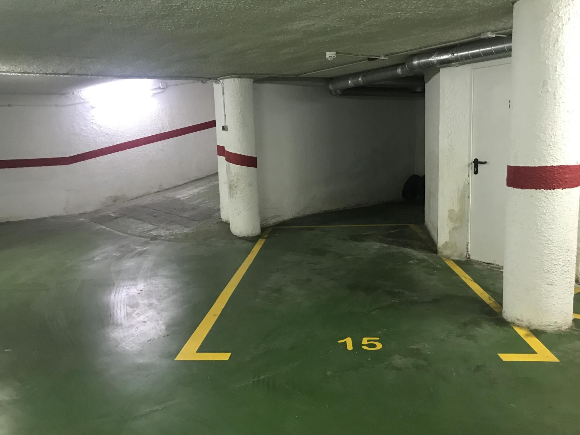 Garaje de alquiler en Passeig Marítim, 114, Zona Papa Luna - Platja del Gurugú