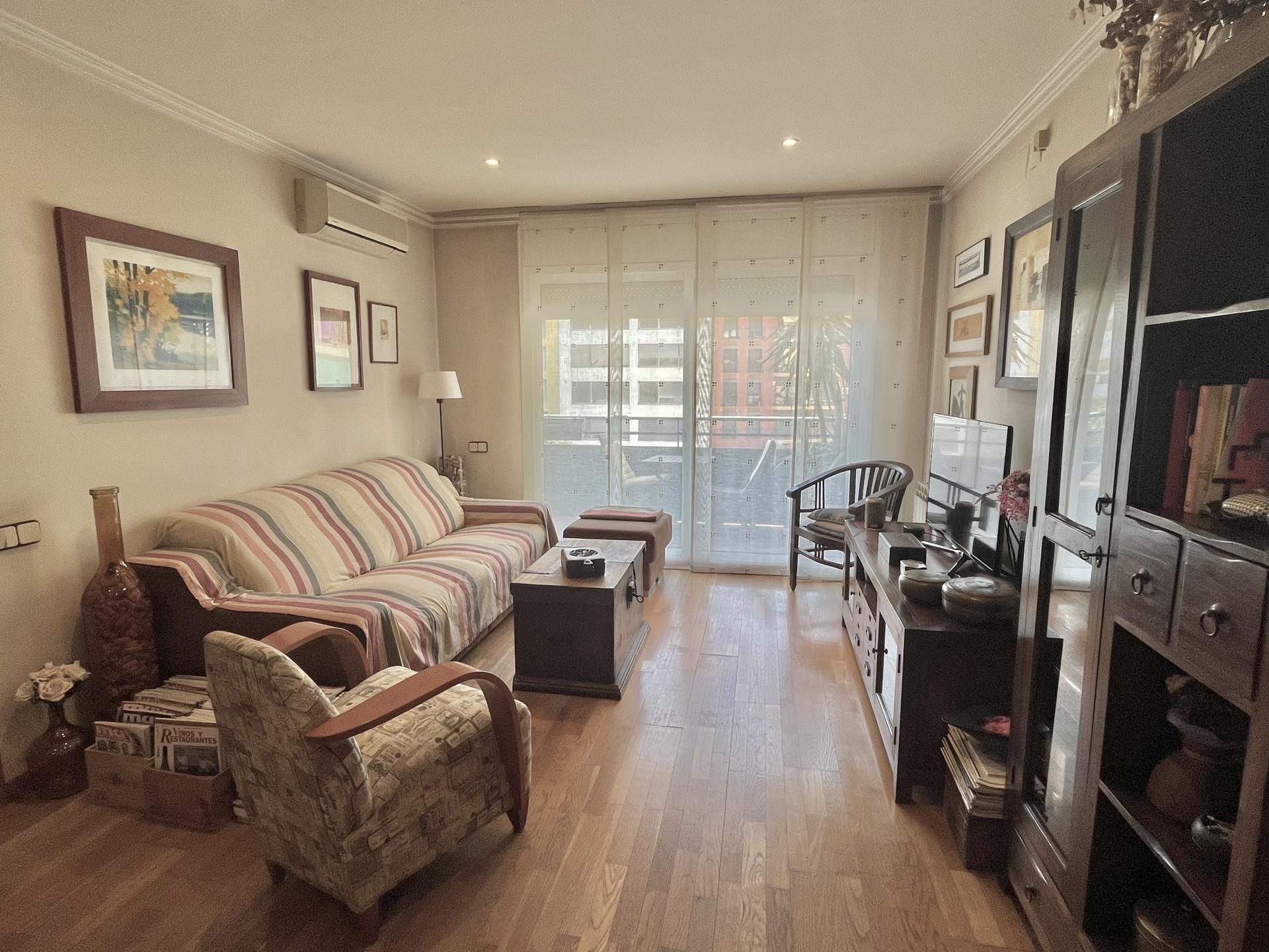 Sala de estar de Piso en venta en  Barcelona Capital con Aire acondicionado y Balcón