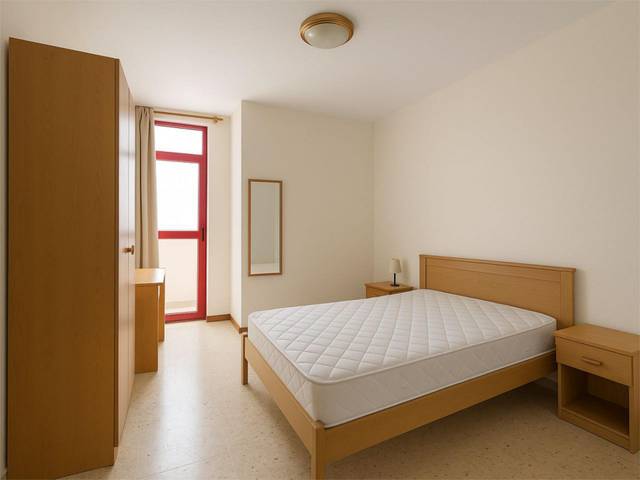 Piso en Venta en Calle Imeldo Serís, 0 en Centro