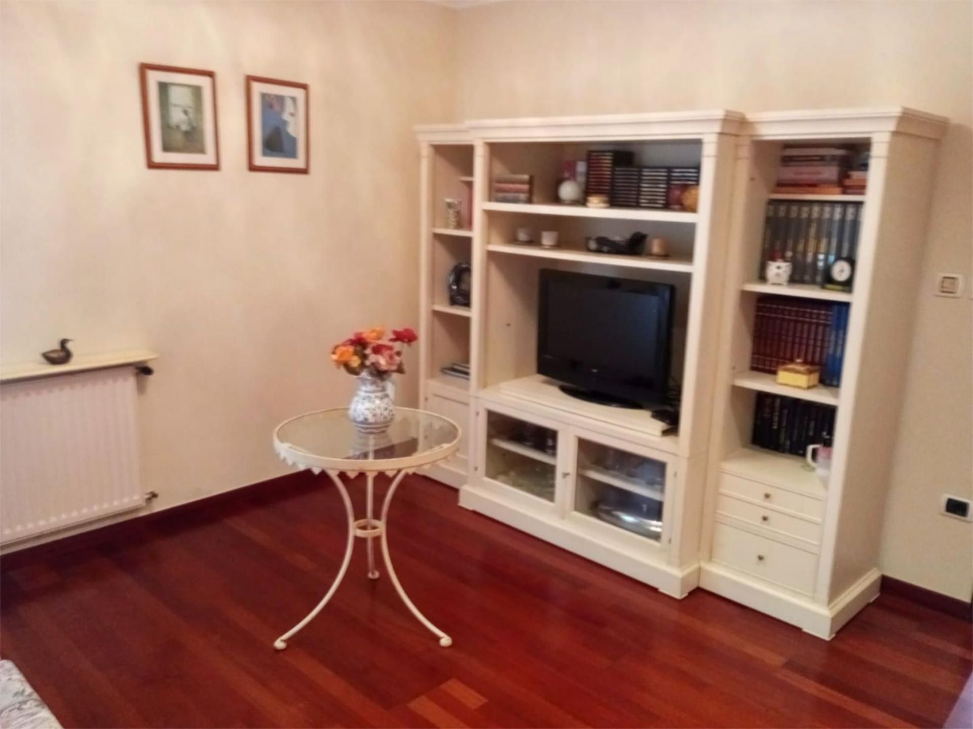 Living room of Flat to rent in O Carballiño    with Heating, Parquet flooring and Furnished