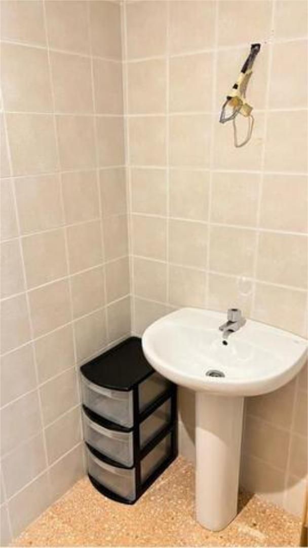 Bathroom of Office to rent in Ibi  with Air Conditioner