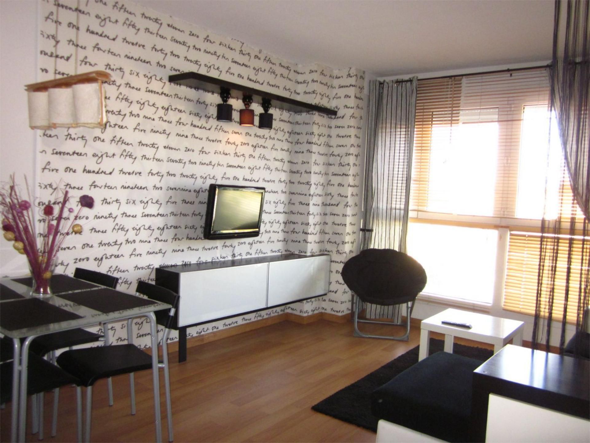 Living room of Flat to rent in Alcobendas  with Heating, Private garden and Parquet flooring