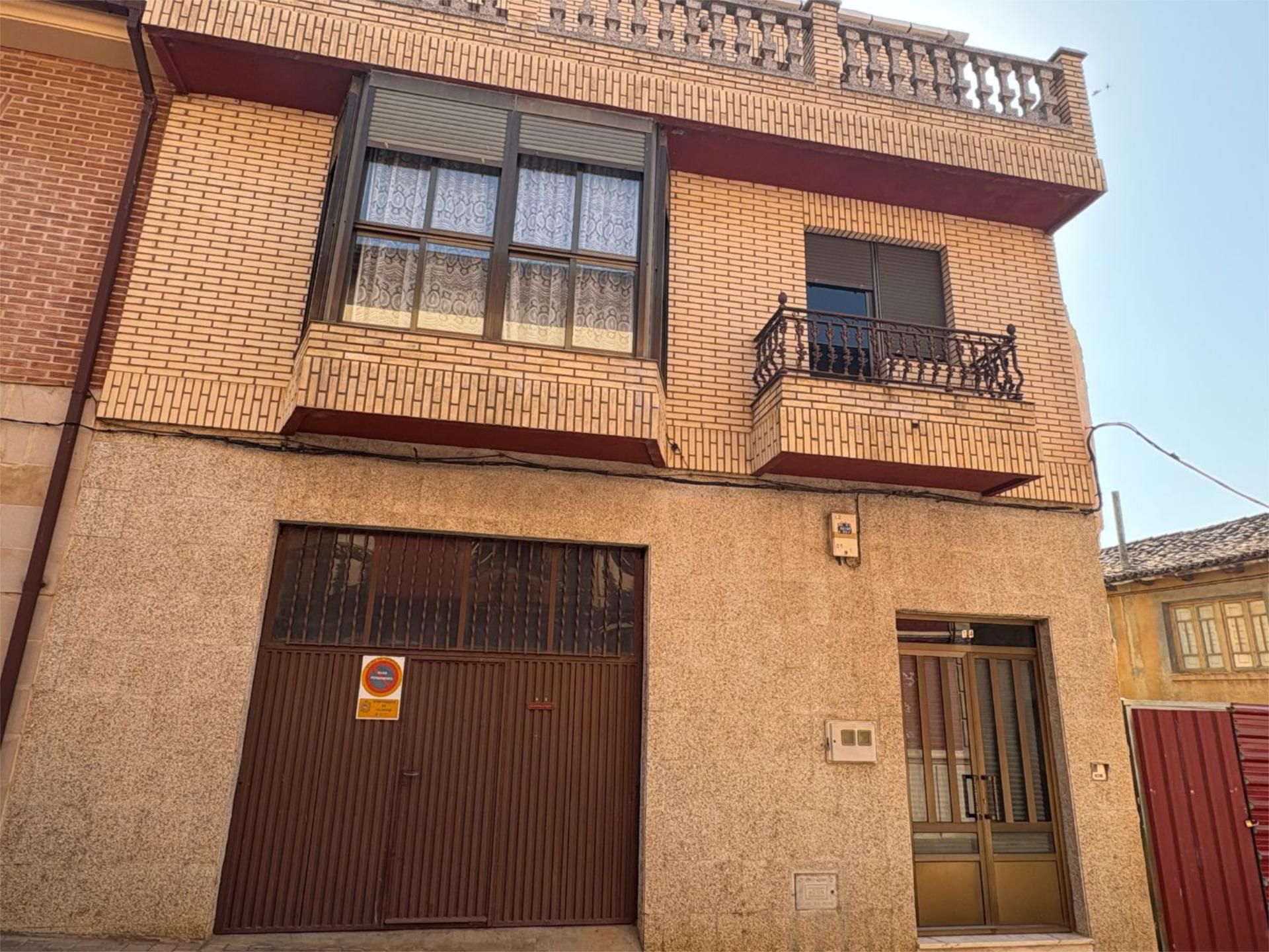 Exterior view of House or chalet for sale in Valderas  with Terrace and Balcony