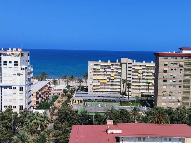 Piso en Venta en Calle Peñón de Ifach, 10 en Playa de San Juan