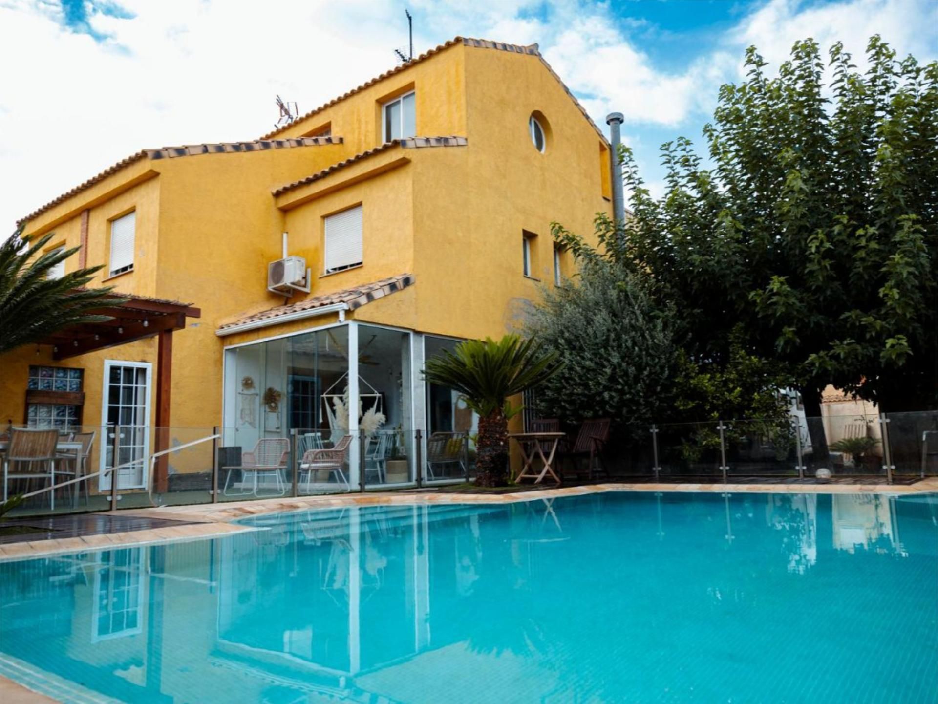 Piscina de Pis en venda en La Pobla de Vallbona amb Aire condicionat, Terrassa i Piscina