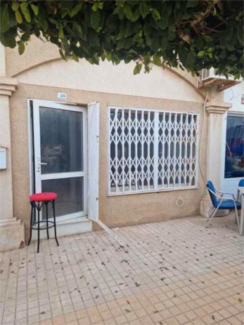 Terrassa de Local de lloguer en Roquetas de Mar