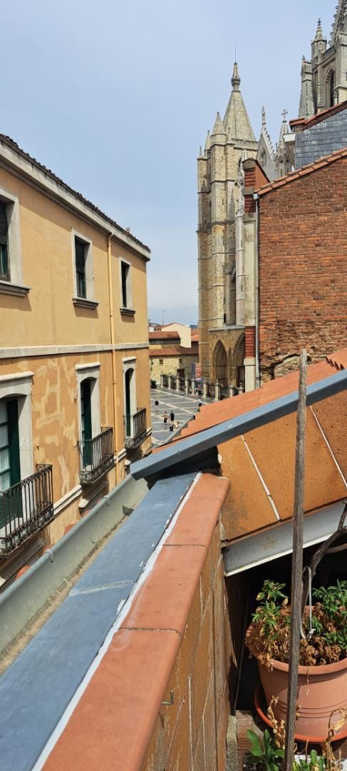 Àtic de lloguer a Calle Mariano Domínguez Berrueta, 17, Casco Antiguo