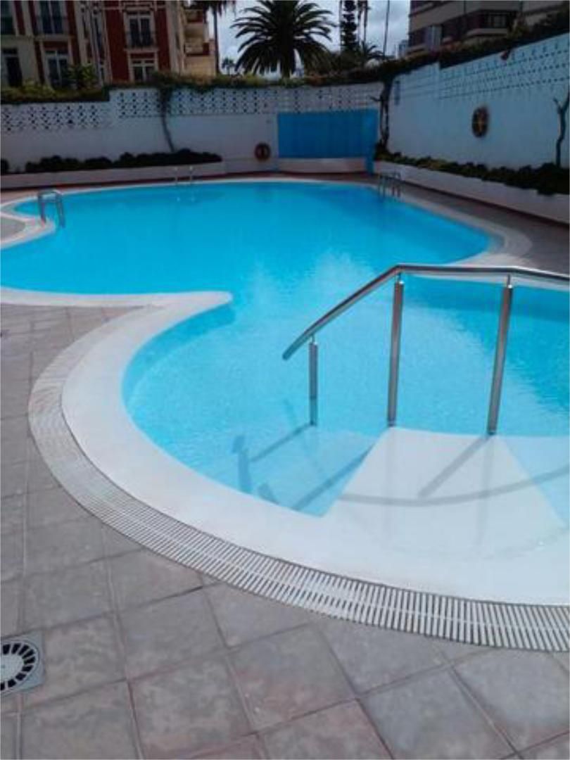Piscina de Apartament en venda en  Santa Cruz de Tenerife Capital amb Terrassa i Moblat