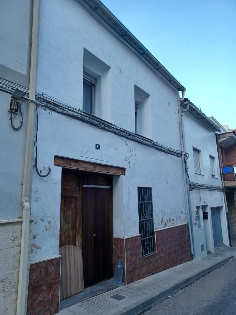 Vista exterior de Casa adosada en venda en Godelleta amb Terrassa