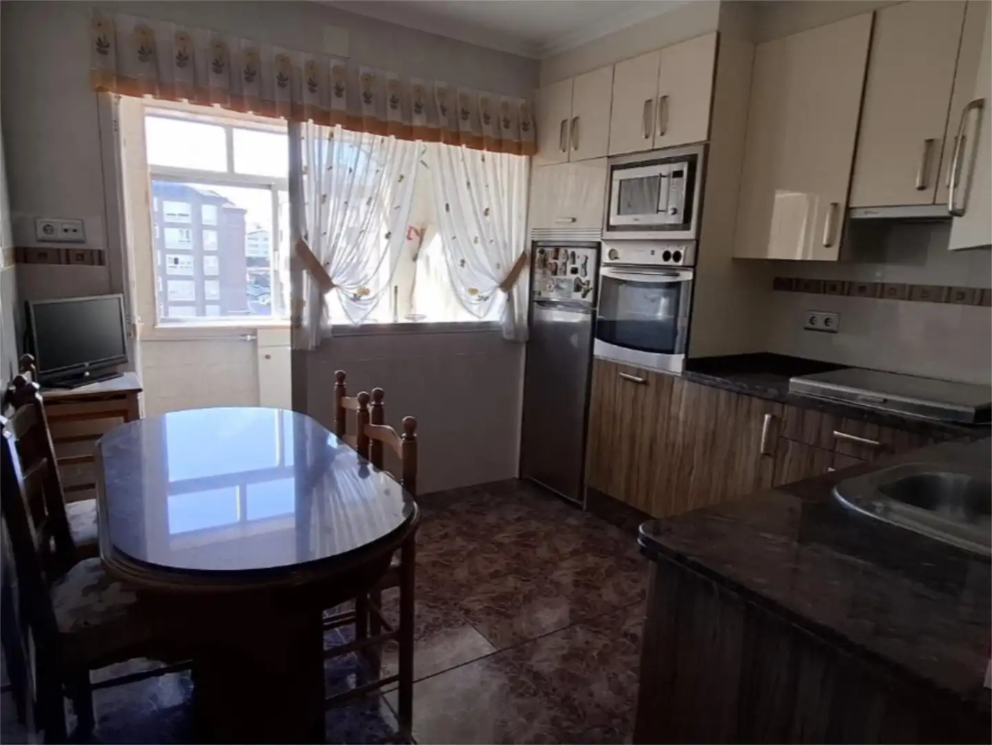 Cocina de Piso en venta en Gijón  con Calefacción, Parquet y Terraza