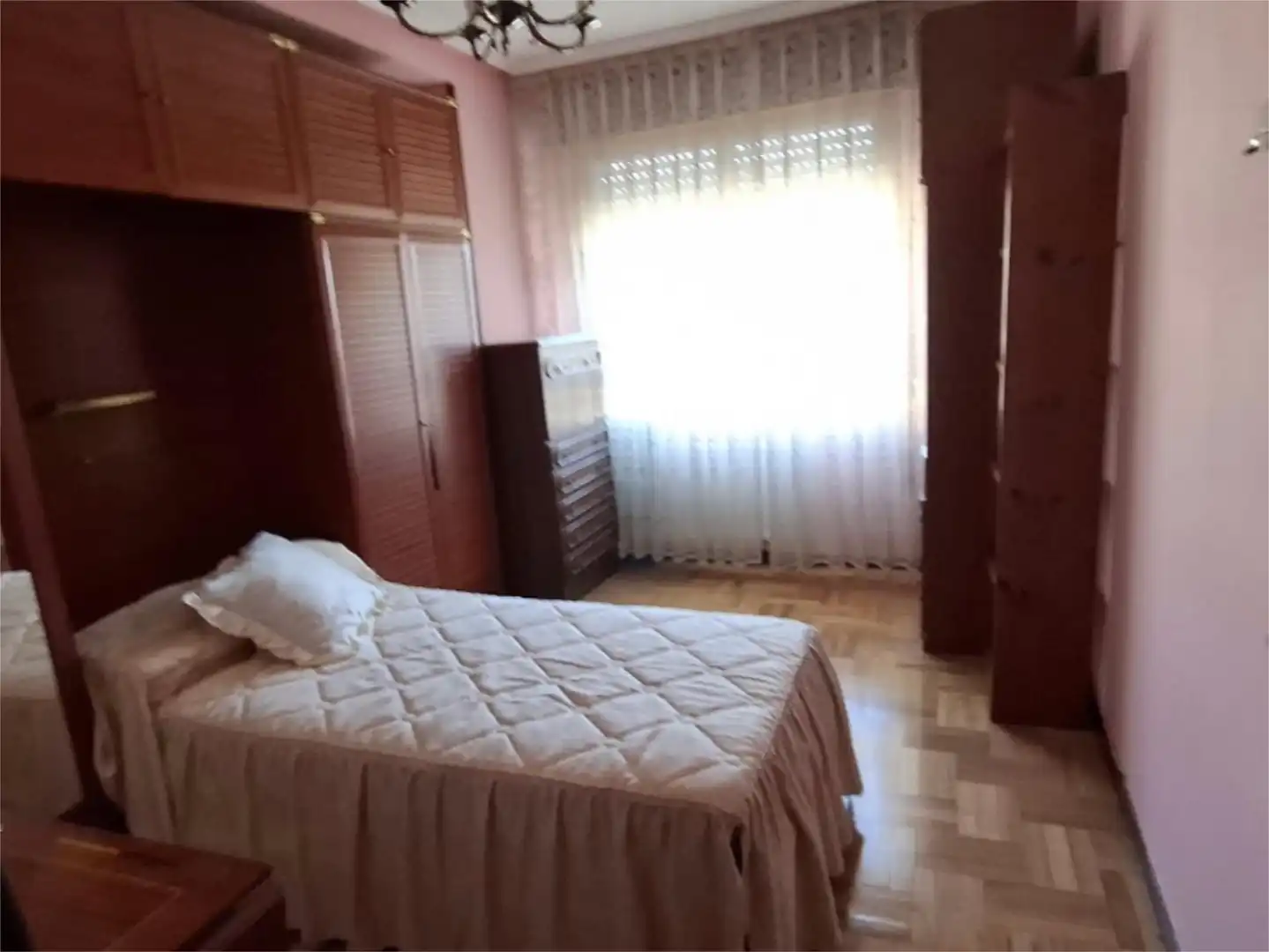 Habitación de Piso en venta en Gijón  con Calefacción, Parquet y Terraza