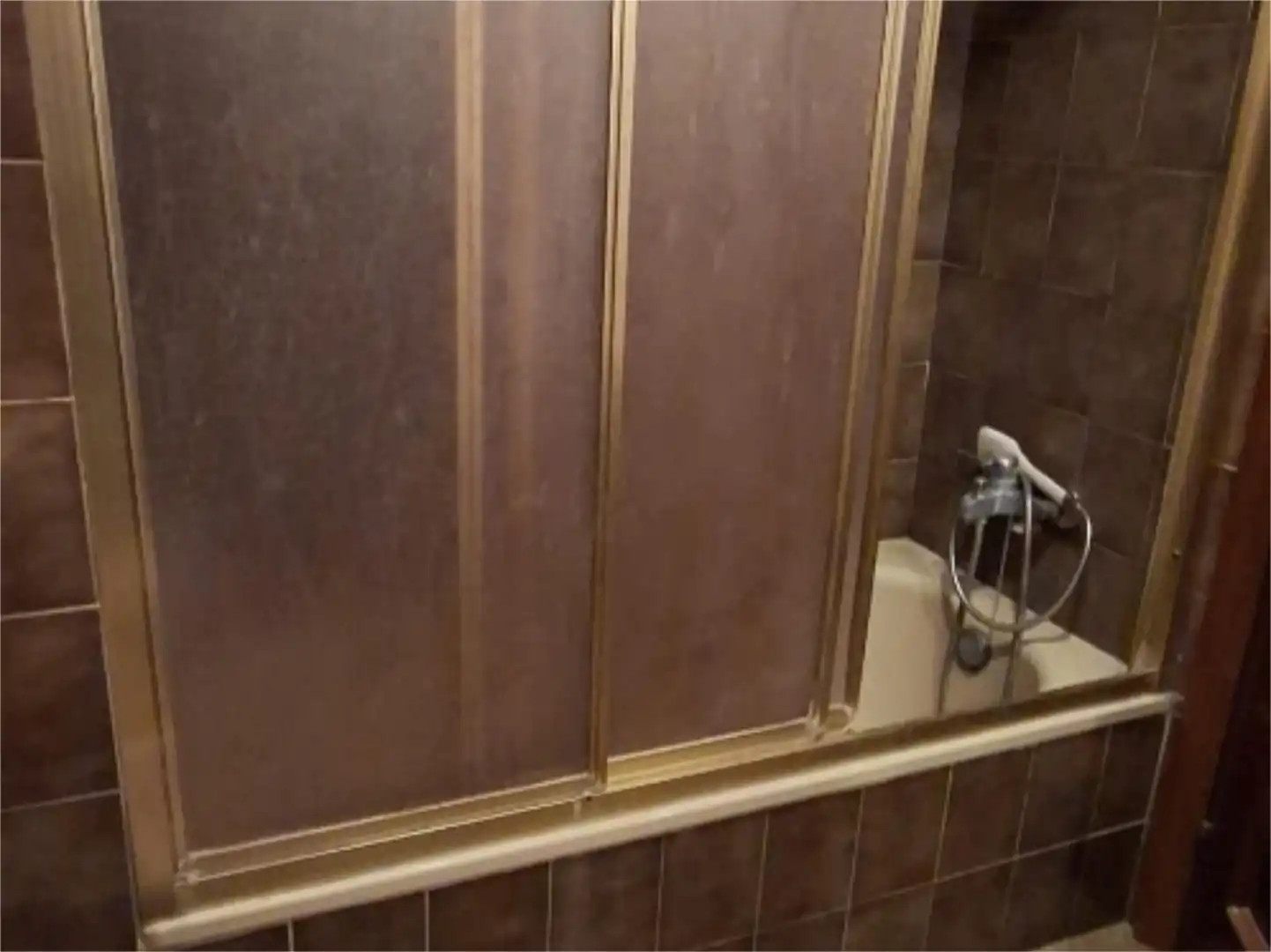 Baño de Piso en venta en Gijón  con Calefacción, Parquet y Terraza