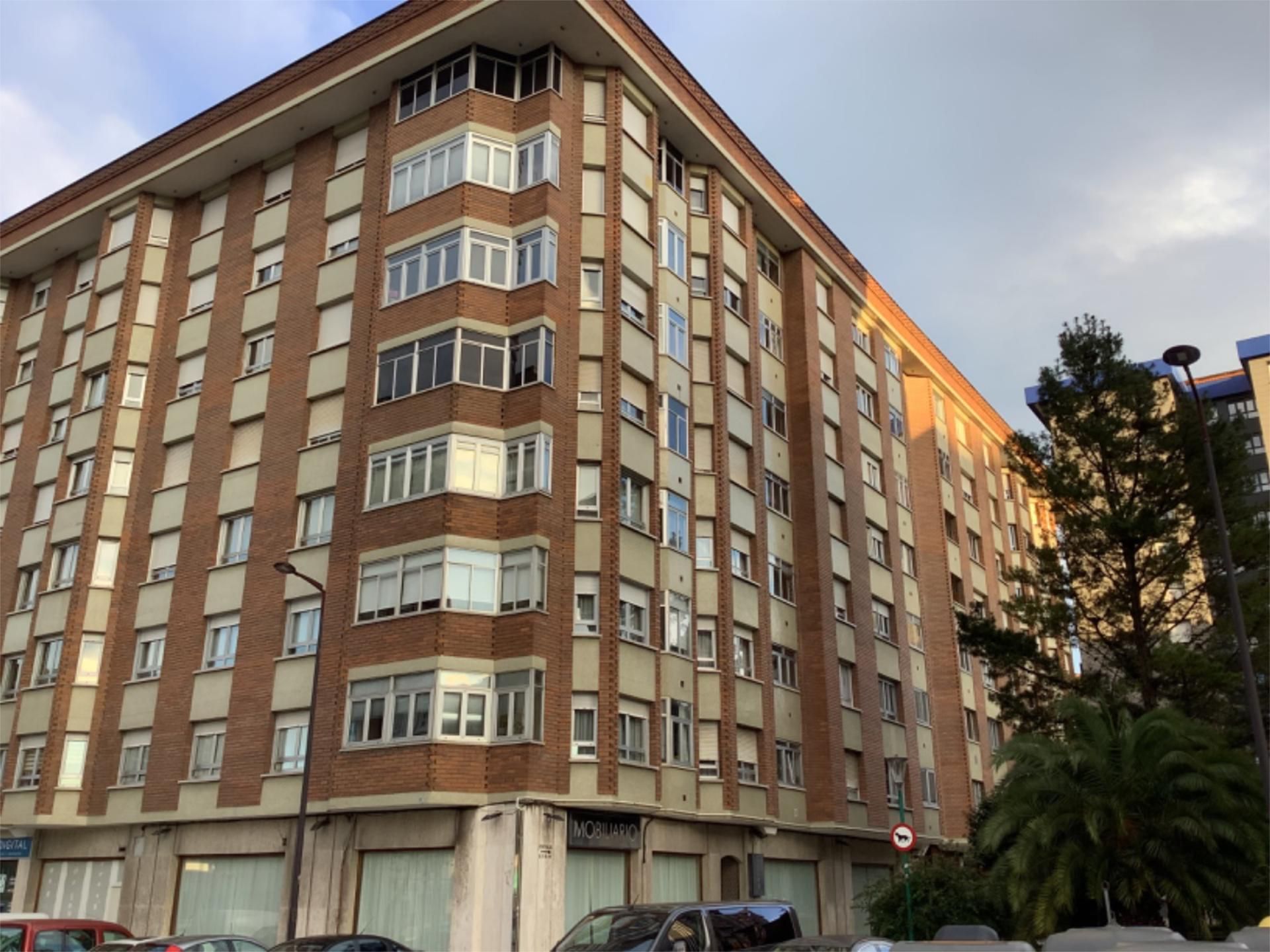 Vista exterior de Piso en venta en Gijón  con Terraza