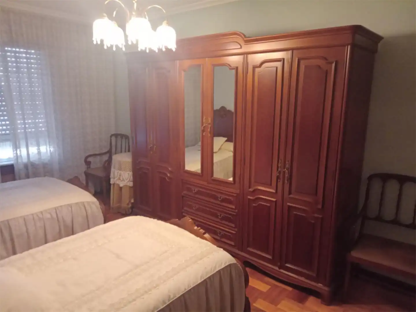 Habitación de Piso en venta en Gijón  con Calefacción, Parquet y Terraza