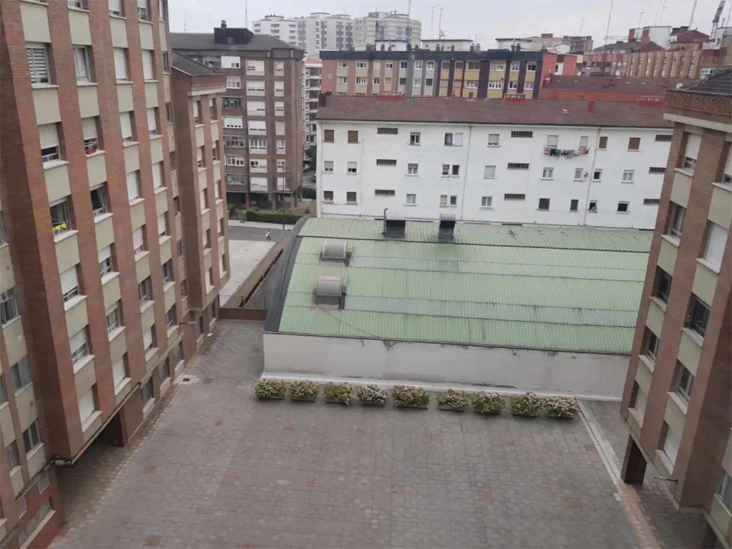 Parking de Piso en venta en Gijón  con Calefacción, Parquet y Terraza