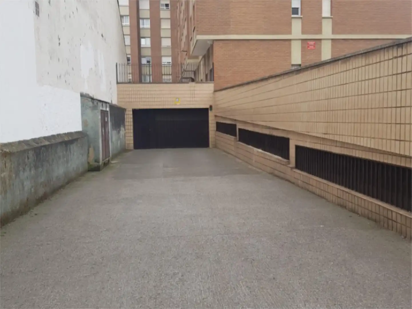 Parking de Piso en venta en Gijón  con Calefacción, Parquet y Terraza