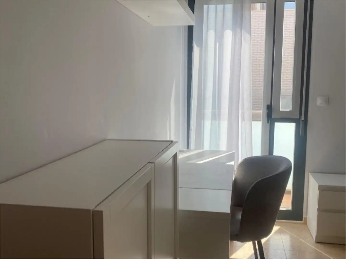 Bedroom of Detached homes for share in La Muela  with Parquet flooring, Terrace and Furnished