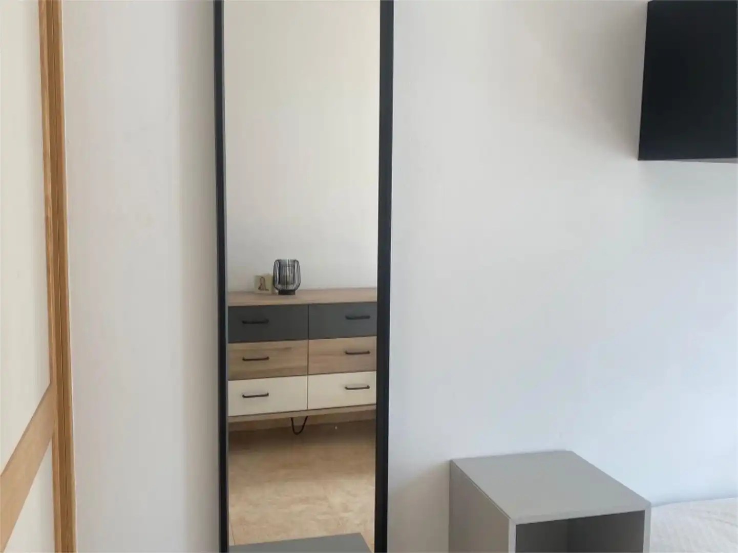 Bedroom of Detached homes for share in La Muela  with Parquet flooring, Terrace and Furnished