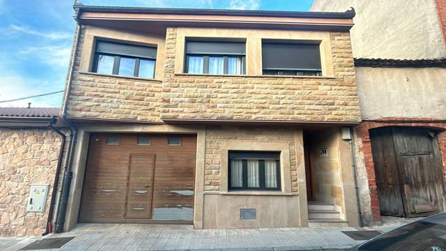 Casa adosada en Venta en Calle Empedrada, 9D en Cantalejo