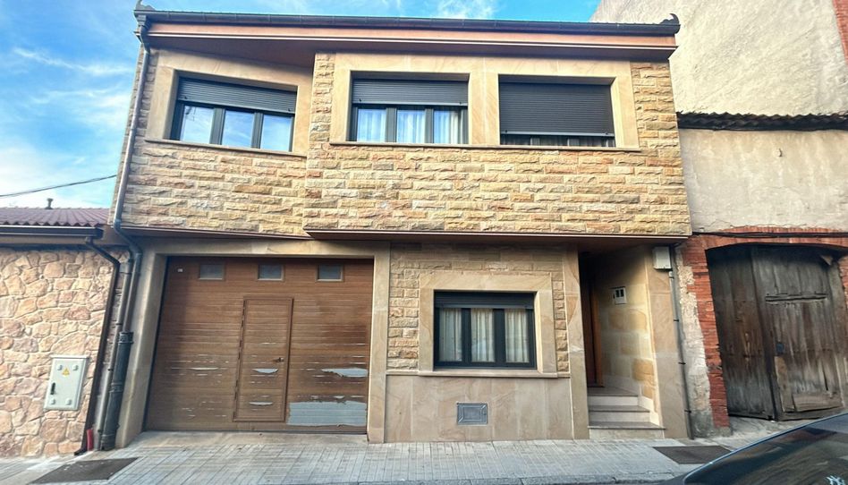 Casa adosada en venda a Calle Empedrada, 9d, Cantalejo, Segovia - imatge 1 Foto 1 de Casa adosada en venda a Calle Empedrada, 9d, Cantalejo, Segovia